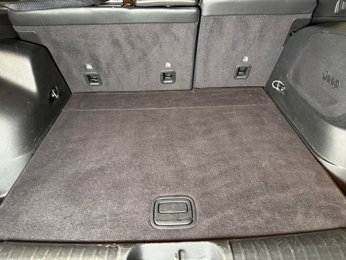 Used 2020 Jeep Cherokee Limited image 24