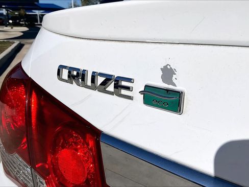Used 2014 Chevrolet Cruze Eco image 10