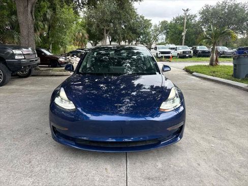 Used 2022 Tesla Model 3 RWD image 3