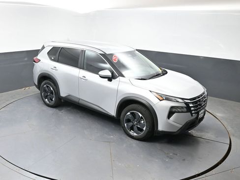 Used 2025 Nissan Rogue SV AWD/4WD image 41