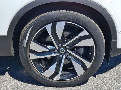 Certified 2024 Volvo XC40 B5 Plus w/ Protection Package Premier AWD/4WD image 8