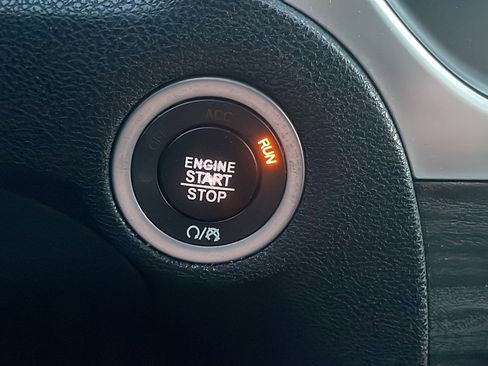 Used 2018 Chrysler 300 Touring image 42