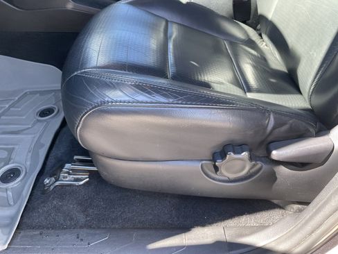 Used 2019 Toyota Tacoma Limited image 10