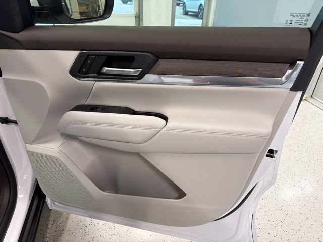 New 2027 GMC Terrain Denali w/ LPO, Floor Liner Package AWD/4WD image 34