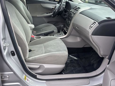 Used 2011 Toyota Corolla LE FWD image 19
