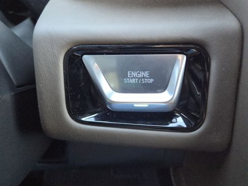 Used 2025 GMC Yukon XL Denali Ultimate image 9