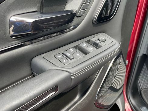 Used 2025 RAM 1500 Limited AWD/4WD image 12