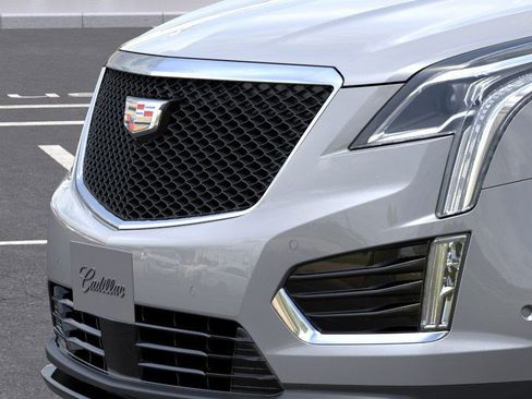 New 2026 Cadillac XT5 Sportv w/ LPO, Floor Liner Package AWD/4WD image 16