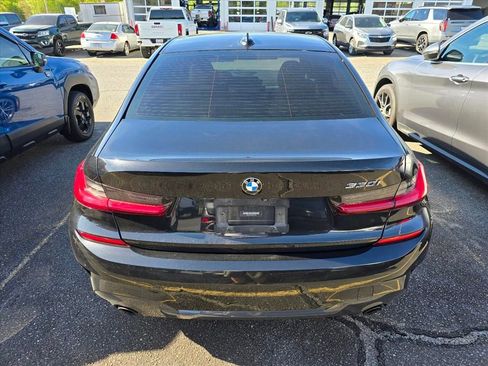Used 2021 BMW 330i Sedan w/ M Sport Package image 11