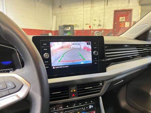 Used 2025 Volkswagen Jetta SE image 17