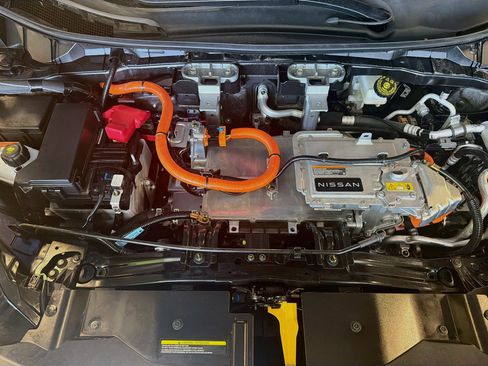 Used 2024 Nissan Ariya AWD image 33