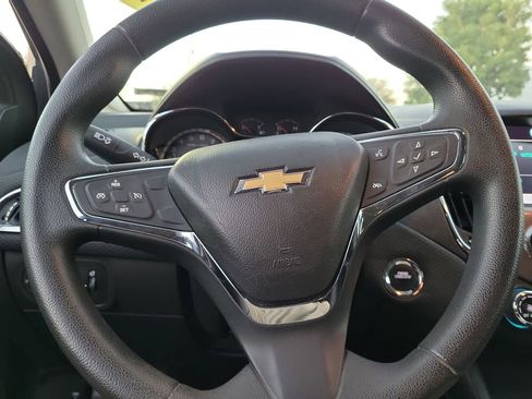 Used 2018 Chevrolet Cruze LT w/ Sun And Sound Package FWD image 15