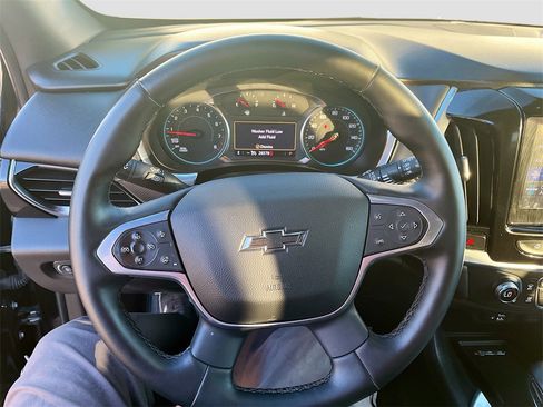Used 2023 Chevrolet Traverse RS image 11