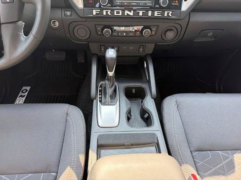 Certified 2025 Nissan Frontier SV w/ SV Convenience Package RWD image 25