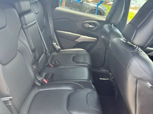 Used 2018 Jeep Cherokee Limited AWD/4WD image 15