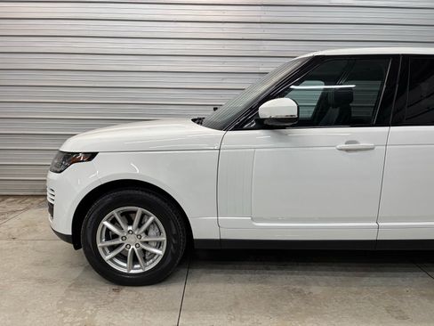 Used 2018 Land Rover Range Rover image 3