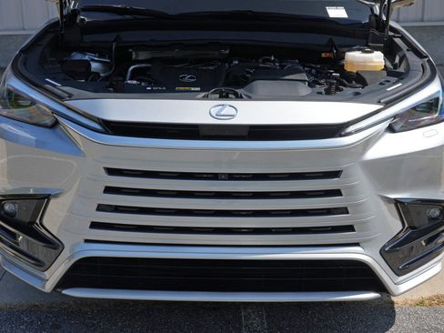 Used 2025 Lexus TX 500h AWD image 8