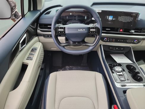New 2027 Kia Carnival SX Prestige FWD image 8
