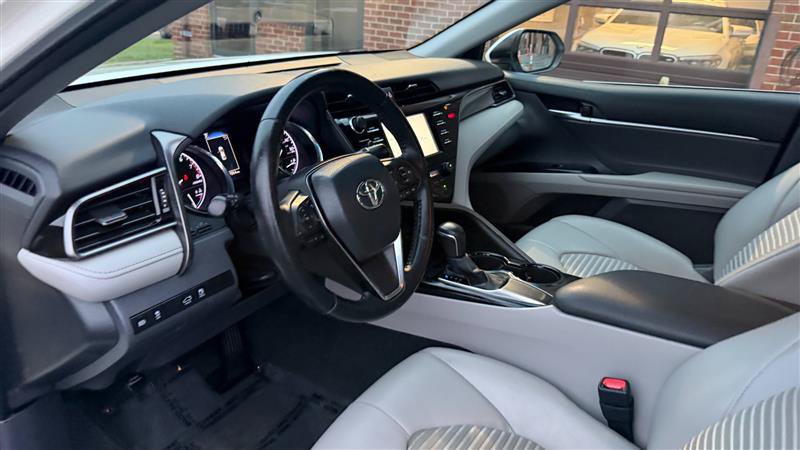 Used 2020 Toyota Camry SE FWD image 24