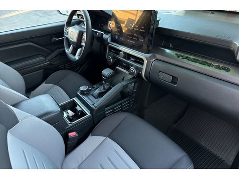 Used 2025 Toyota Tacoma TRD Sport image 17