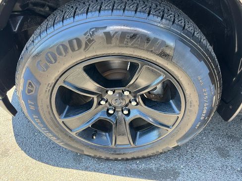 Used 2020 RAM 1500 Big Horn AWD/4WD image 18