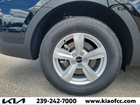 New 2026 Kia Sorento LX FWD image 9