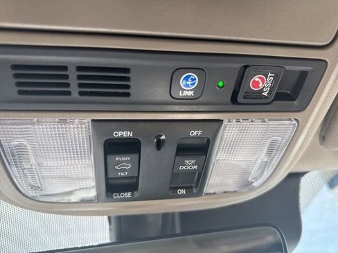 Used 2020 Honda Pilot Touring image 52