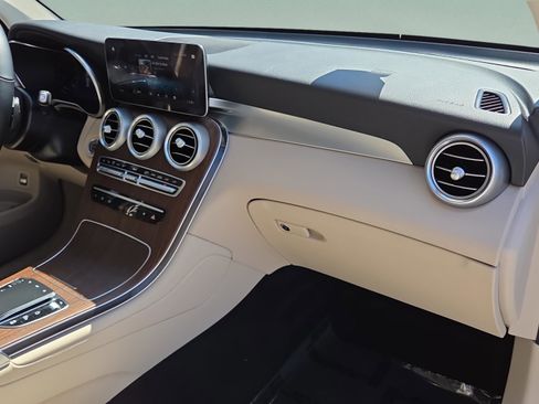 Certified 2022 Mercedes-Benz GLC 300 GLC 300 image 20