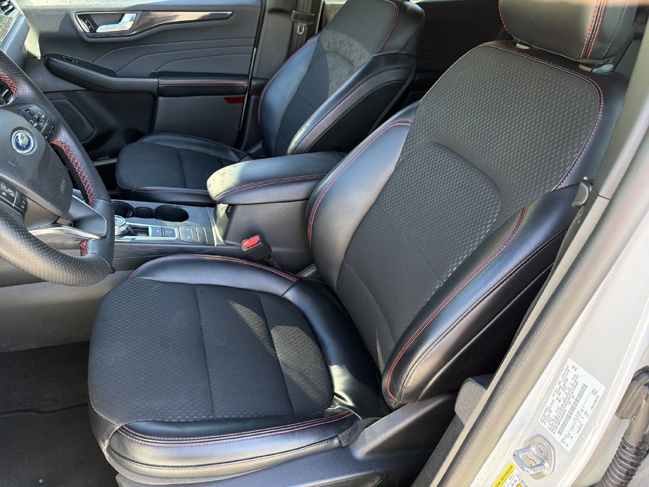 Used 2025 Ford Escape ST-Line FWD image 17
