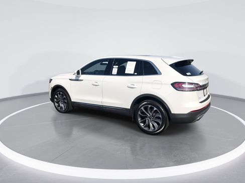 Used 2023 Lincoln Nautilus Reserve AWD/4WD image 6