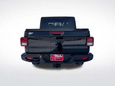 Used 2022 Jeep Gladiator Sport AWD/4WD image 5