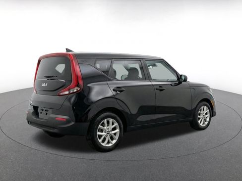 Used 2025 Kia Soul LX w/ LX Technology Package FWD image 11