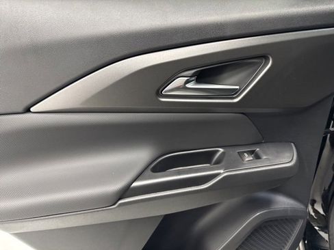 New 2026 Chevrolet Equinox EV LT image 24