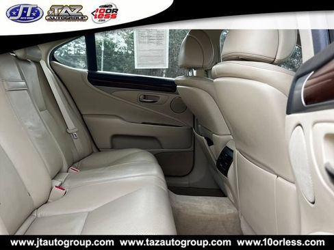 Used 2013 Lexus LS 460 AWD w/ Comfort Pkg image 12