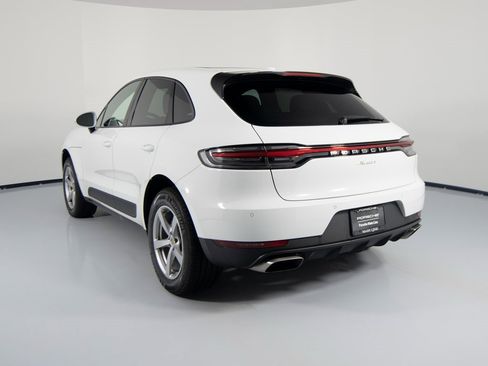 Certified 2020 Porsche Macan image 3