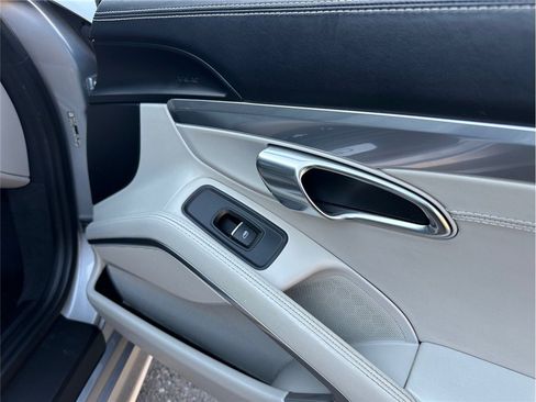 Used 2017 Porsche 718 Cayman RWD image 39