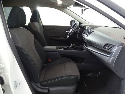 Used 2023 Nissan Rogue SV AWD/4WD image 13