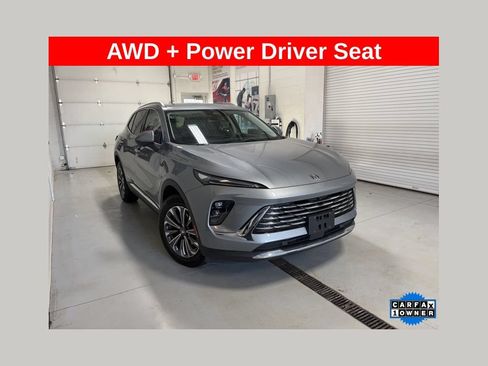 Used 2025 Buick Envision Preferred AWD/4WD image 1