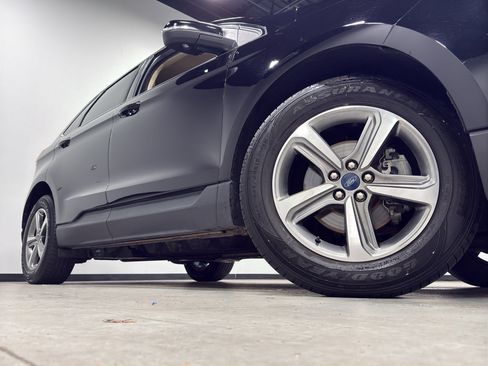 Certified 2020 Ford Edge SEL w/ Convenience Package image 2