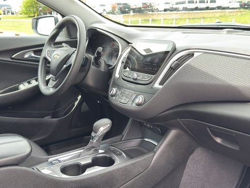 Used 2024 Chevrolet Malibu LT FWD image 27