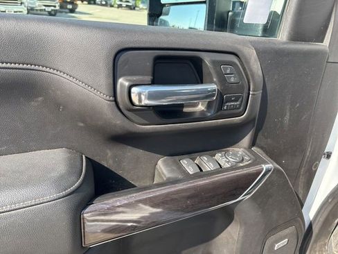 Certified 2022 Chevrolet Silverado 2500 LTZ w/ LTZ Convenience Package AWD/4WD image 11