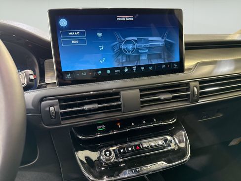 New 2026 Lincoln Corsair Premiere FWD image 20