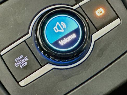 Used 2025 Volkswagen Tiguan S FWD image 18
