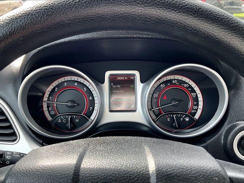 Used 2019 Dodge Journey SE FWD image 21