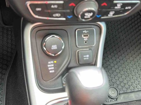 Used 2020 Jeep Compass Sport w/ Cold Weather Group image 18