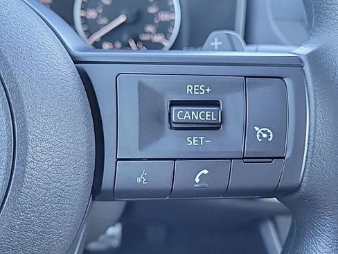 Used 2023 Nissan Rogue S image 25