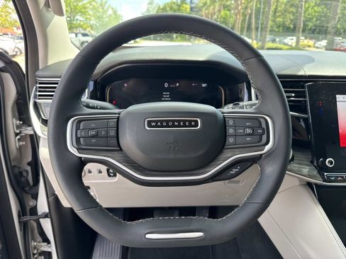 Used 2022 Jeep Wagoneer Series III w/ Rear Seat Video Group 1 RWD image 15