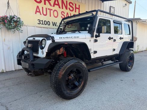 Used 2014 Jeep Wrangler Unlimited Rubicon w/ Connectivity Group AWD/4WD image 7