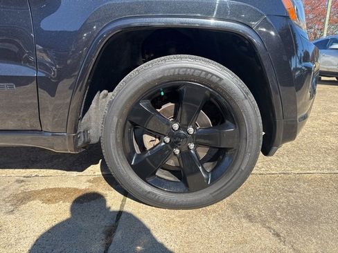 Used 2015 Jeep Grand Cherokee Altitude image 33