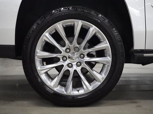Used 2018 Cadillac Escalade ESV Premium Luxury AWD/4WD image 38